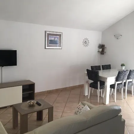 Apartment Ema *