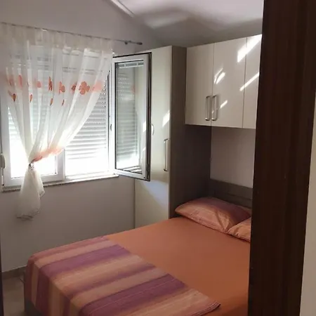 Apartament Ema Sveti Filip i Jakov