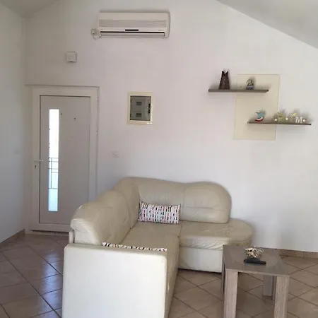 Apartment Ema *