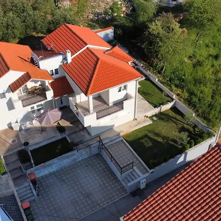 Apartmán Ema *