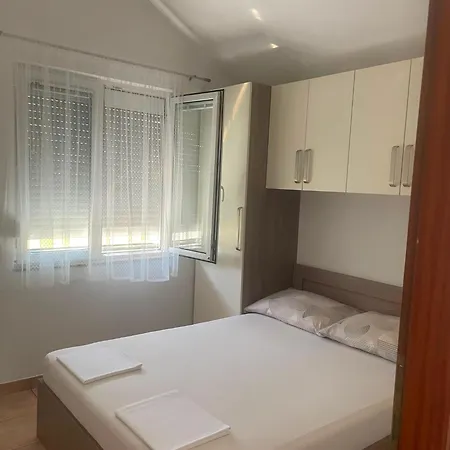 Apartment Ema Sveti Filip i Jakov